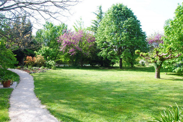 Entreprise de jardinage pour l'entretien ponctuel ou régulier d'un parc ou jardin privé