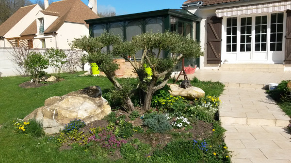 Entreprise de jardinage pour la création et l'entretien d'espaces verts de collectivité